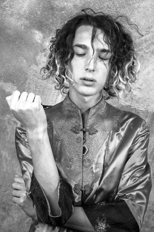 Benicio Mutti Spinetta as Maxi