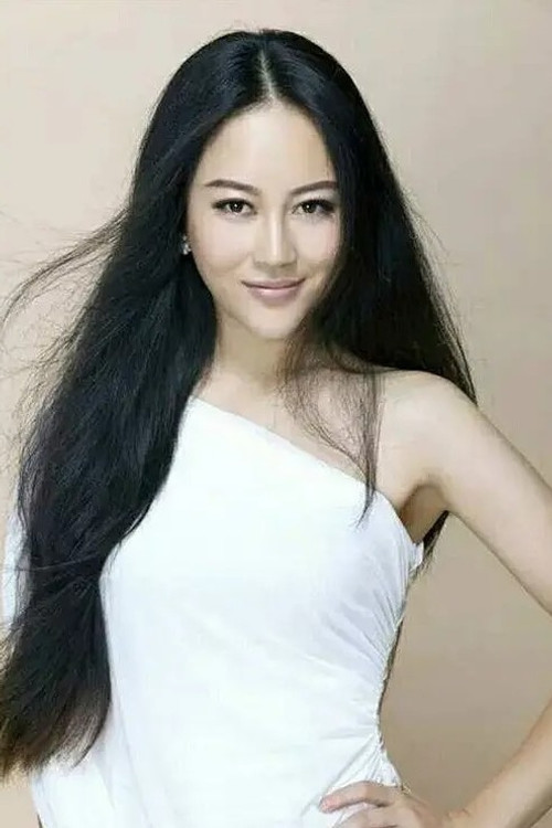 Yang Anqi as 安琪