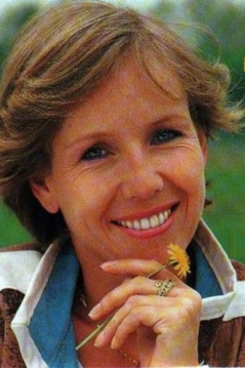 Vanina Michel as Léone