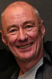 Pale Olofsson as Varan