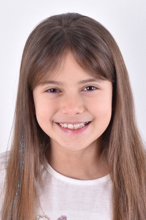 Defne Zeynep Enci as Esma