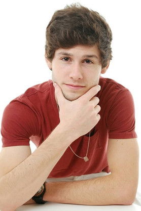 Victor Filgueiras as Guilherme