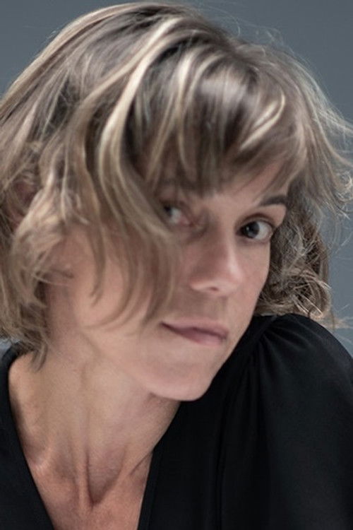 Emma Deschandol as Infirmière Cathy (voix française)