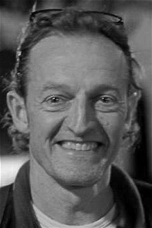 Hans Møller as (voice)