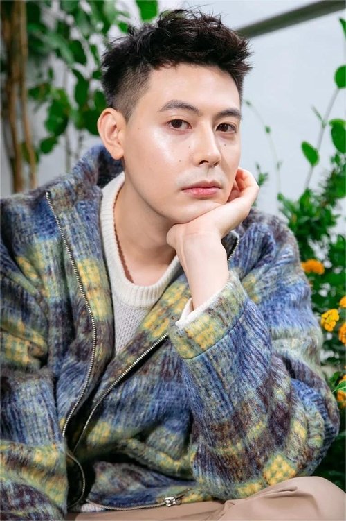 Teddy Chen as 熊亚