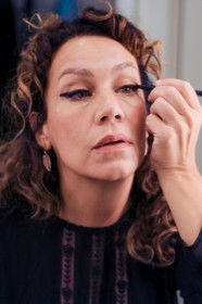 Ester Laccava as Professora