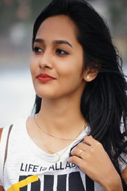 Amina Nijam as 
