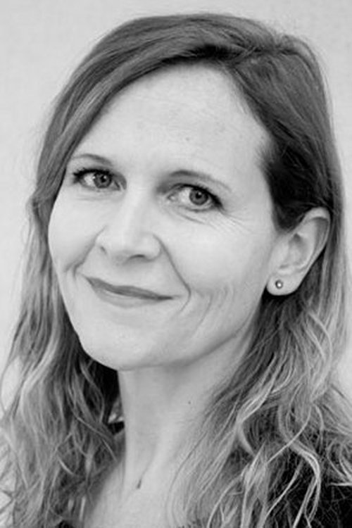 Ingrid Jørgensen Dragland as Mother Aase