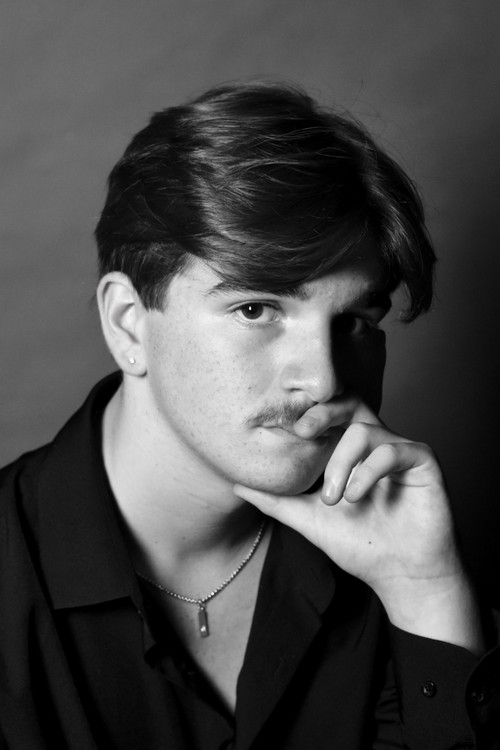 Gabriele Brucato as Waylon