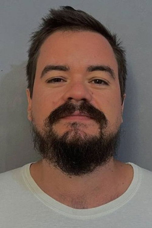 Samuel Lobo as Enrique "El Chino"