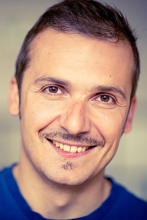 Hervé Lacroix as Narrator (voice)