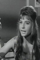 Helen as راقصة في اول الفيلم