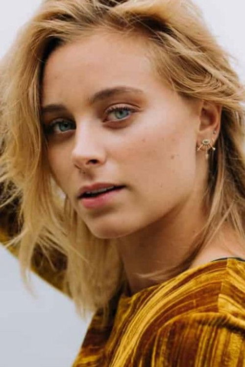 Ida Marie Nielsen as Karina