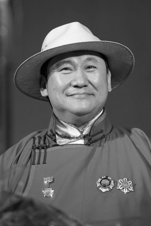 Demidbaatar Lkhagva as Sengum