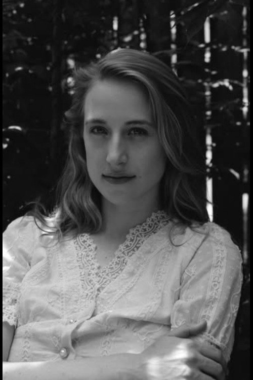 Ellie Moon as Claire Leslie