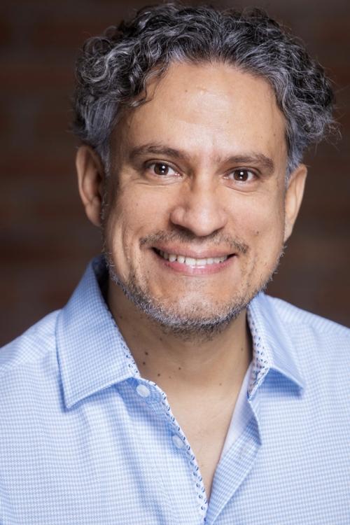 Luis del Valle as Salvador