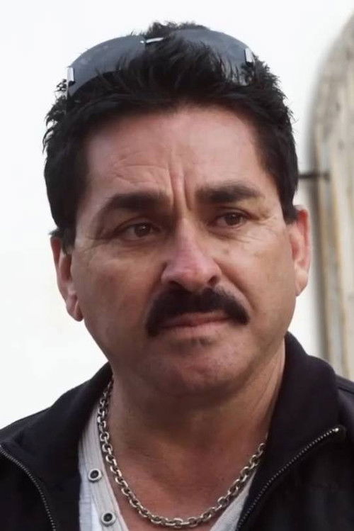 Juan Manuel Romero as Santy