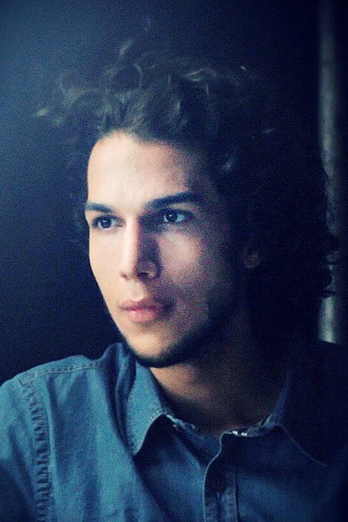 Eduardo Moraes as Albino