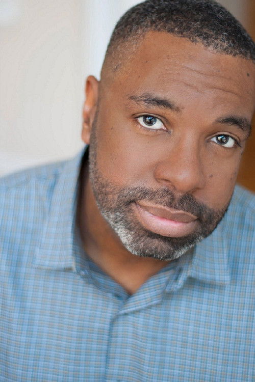 Sowande Tichawonna as Fred