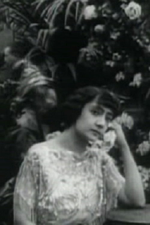 Nina Chernova as Vera Dubovskaja