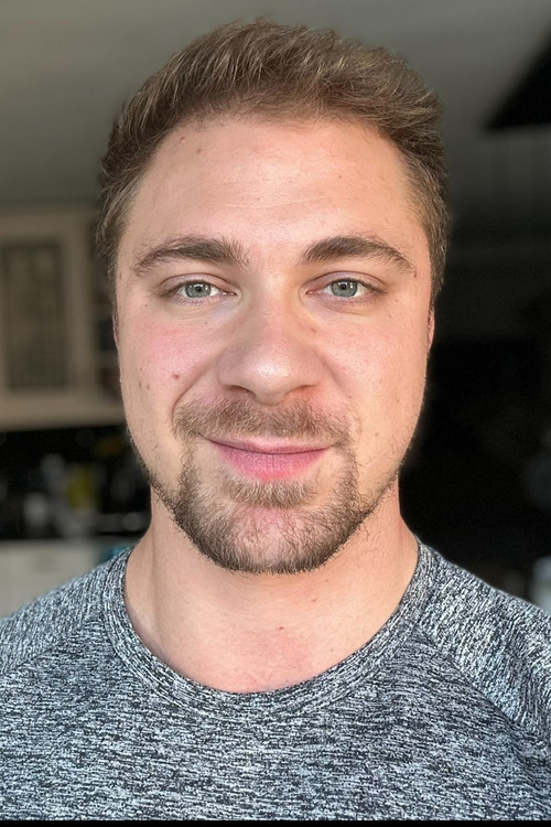 Joey van Rijthoven as Pilot (uncredited)