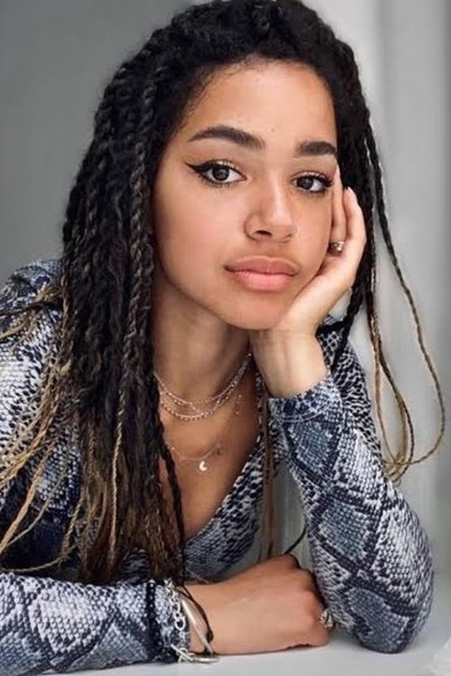 Luna Schaller as Evita Dietrichstein