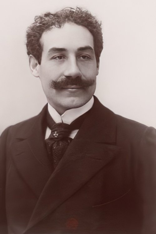 André Calmettes as Général d'Esteves