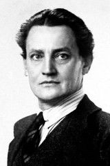 Henry Ainley as Exiled Duke