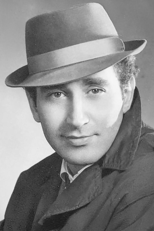 Erol Amaç as Police Chief