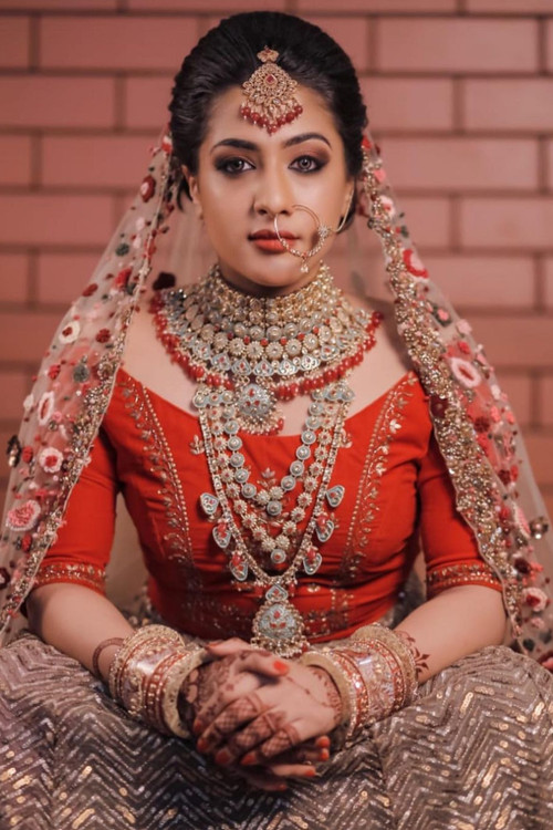 Sivakami Anantha Narayan as Meenakshi