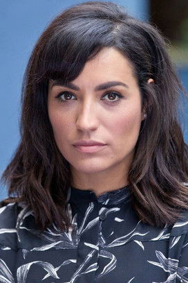 Kerry Bennett as Elisabeth