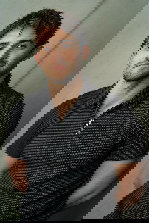 Jack Armstrong as Sidney Henchman