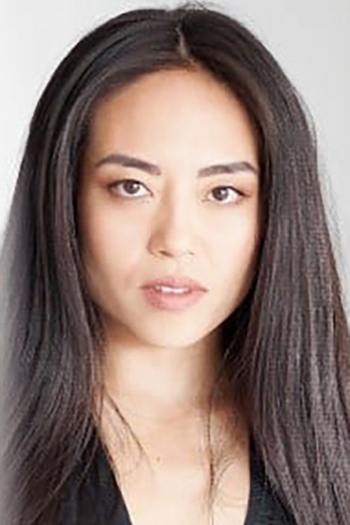 Leanna Chea as Les soeurs asiatiques