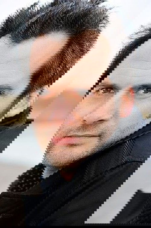 Martin Rapold as Weiss