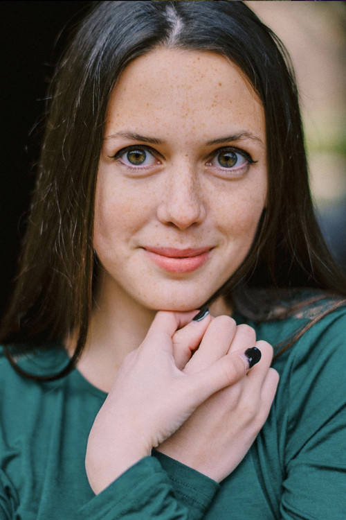 Evie Cameron as Reese