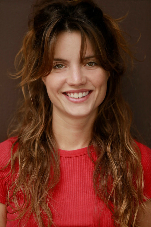 Lila Guiraud as Tris