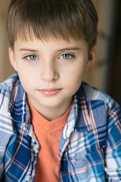 Brayden Ferrell as Chris