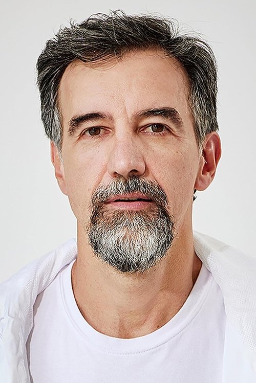 Charles Fricks as Carlos jovem