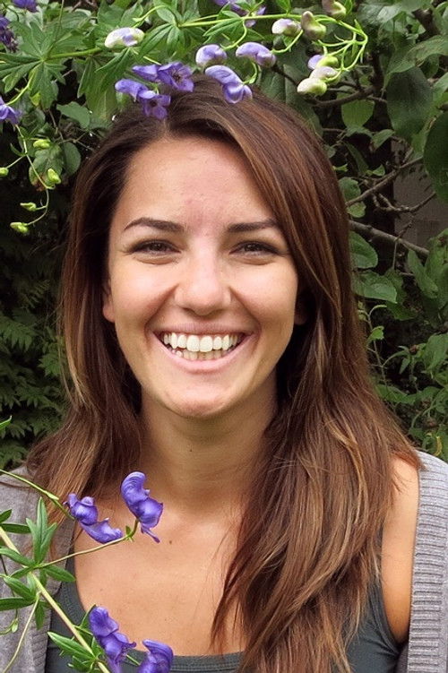 Selda Ekiz as Programleder