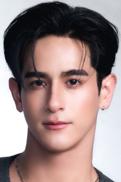 Phachara Thanakulwuttiporn as King