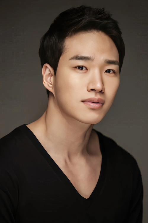 Kim Gi-ri as Gi-hoon