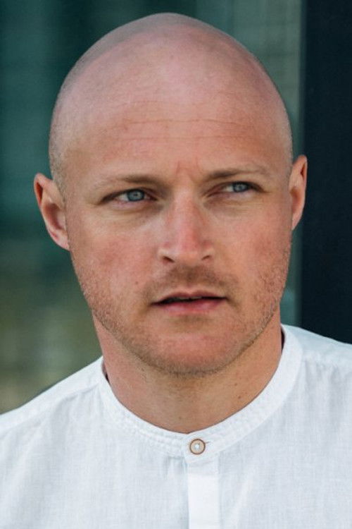 Jakob Schmidt Clausen as Jonas