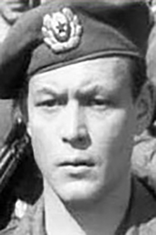 Yuriy Sorokin as связист с перевязанной головой