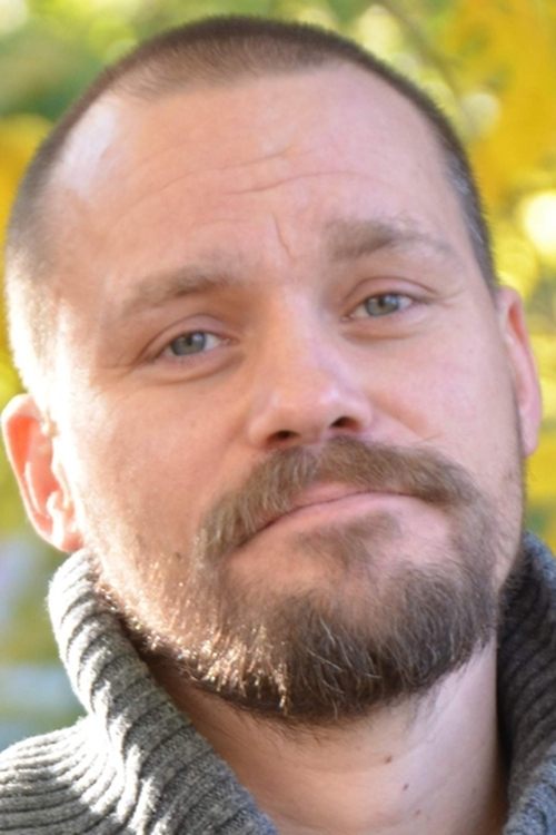 Bjørn Moan as Jan Perry