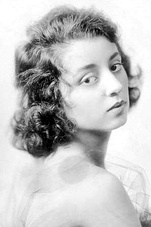 Margaret Risser as Rachel Shapiro