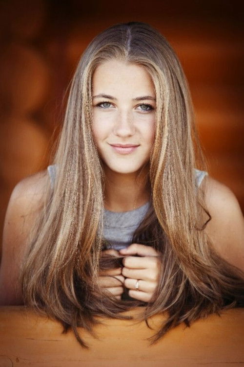 Sofya Lukyanova as Dusya