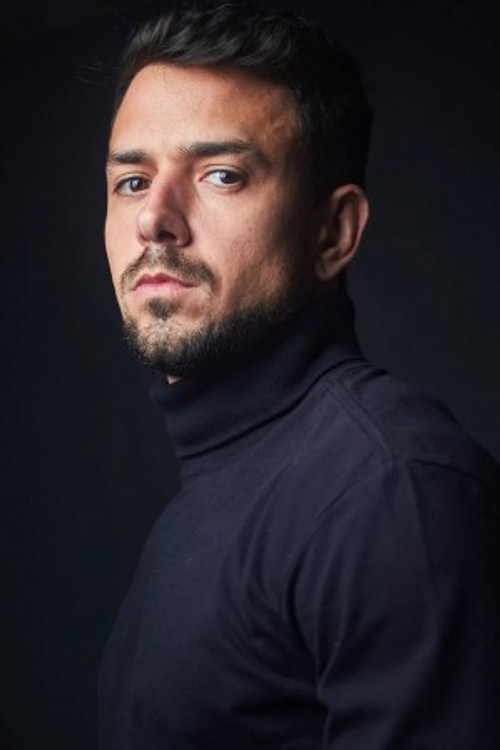 Estêvão Goldani as Maurício