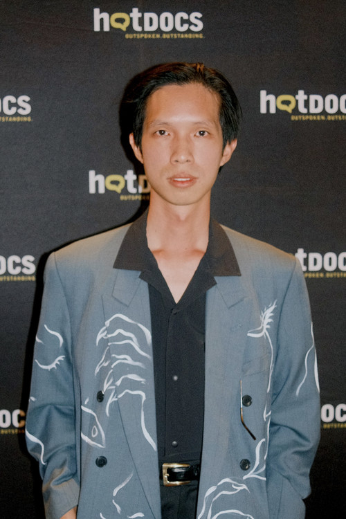 Aekaphong Saransate as (segment "Fon")