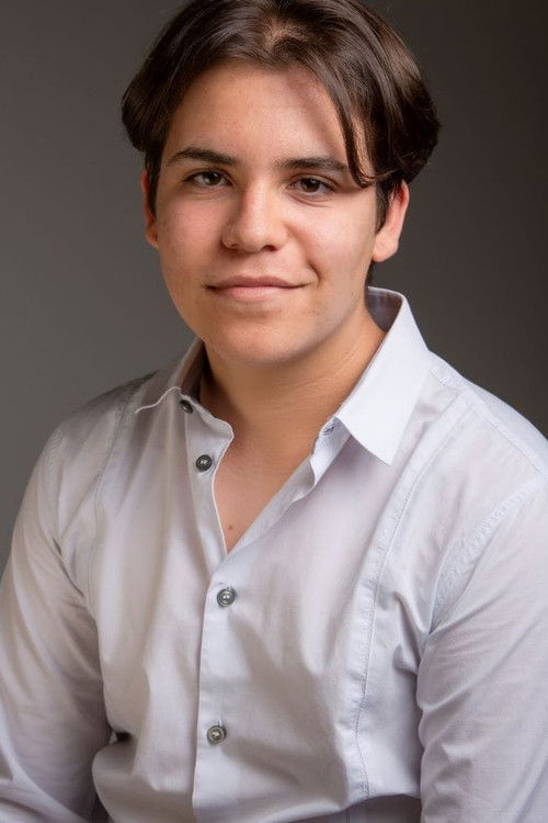 Danilo Di Vita as Vittorio Romano