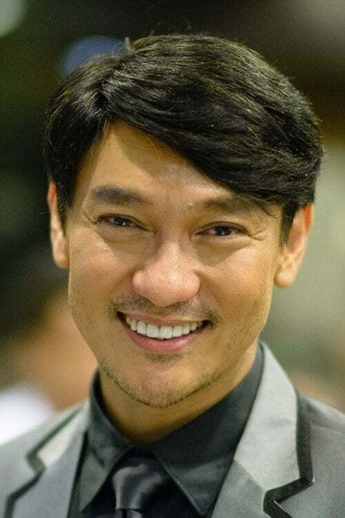 Roeder Camanag as Renato Munoz